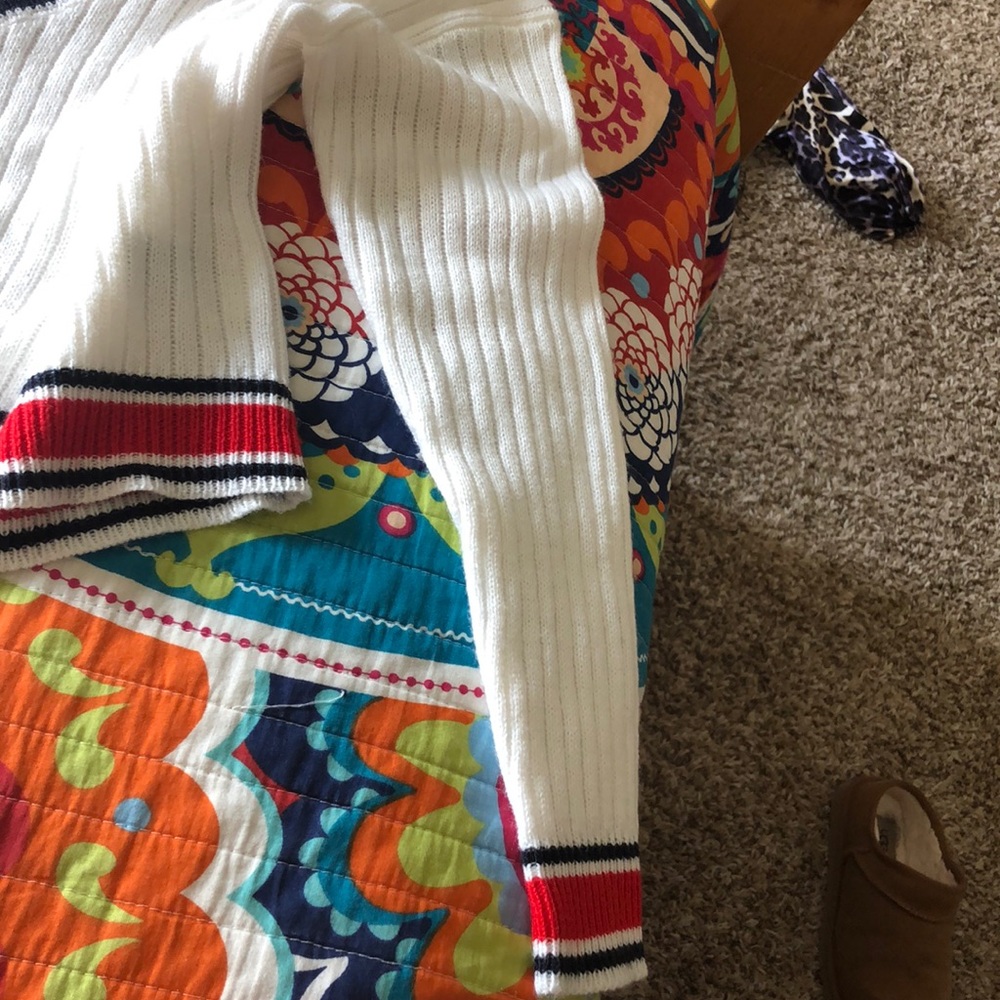 Sweater - Picture 3 of 5